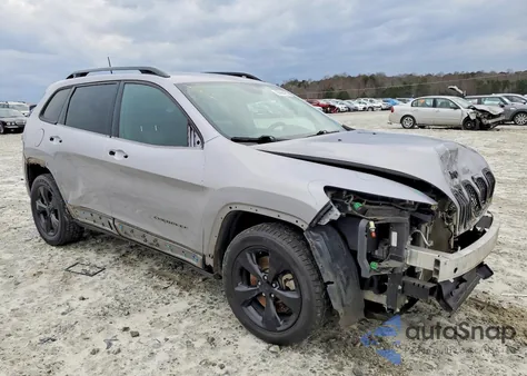 2018 Jeep Cherokee Latitude z USA, uszkodzony, nr VIN 1C4PJLCB8JD542919
